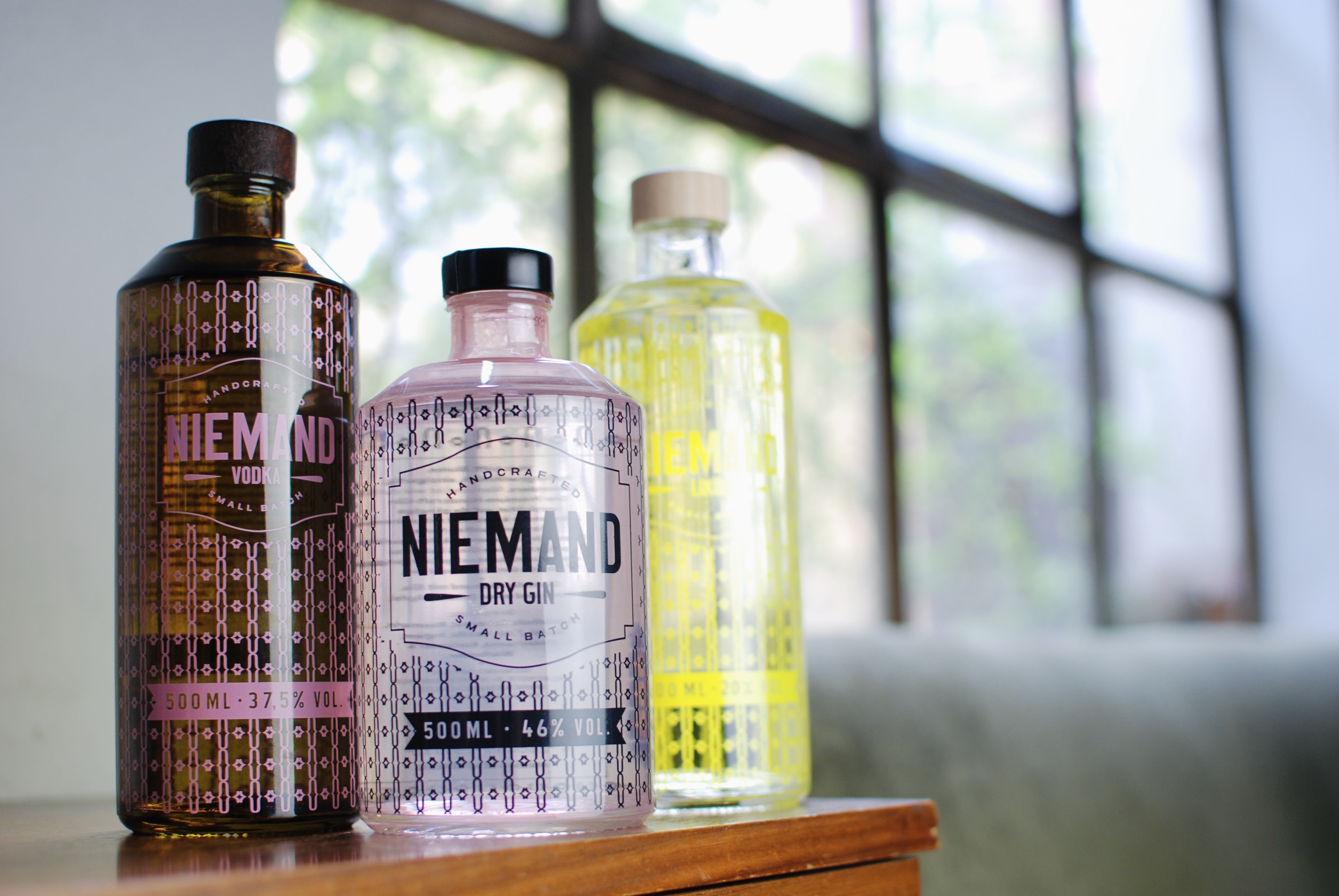 Niemand Dry Gin 46 % -Artikelnummer-30952-von-Niemand Spirits